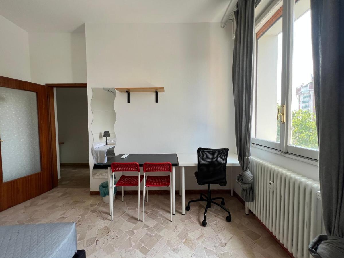 Bologna Fiera Fani Apartment エクステリア 写真