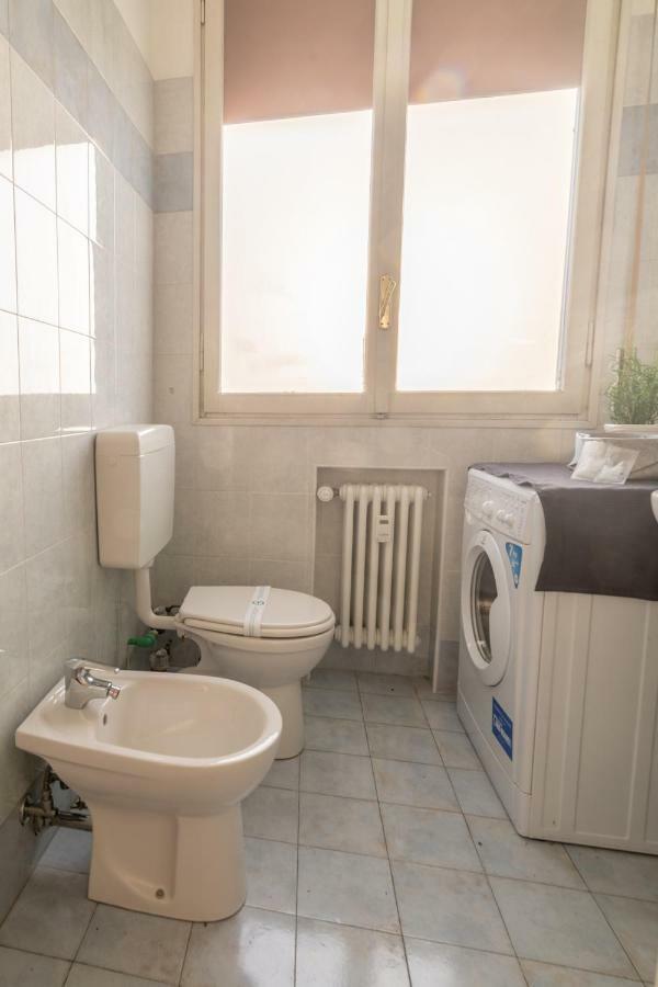 Bologna Fiera Fani Apartment エクステリア 写真
